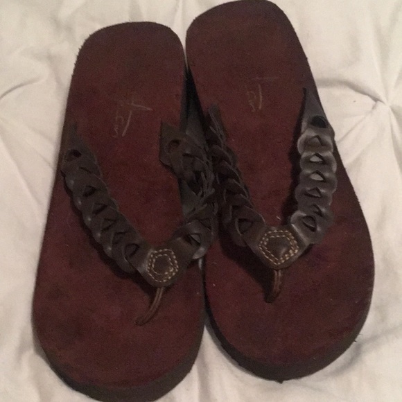 Sandals - Picture 1 of 2